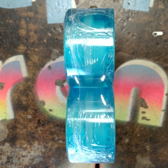 Wheels Evolve Skateboards Made in USA - Picture 4 of 7